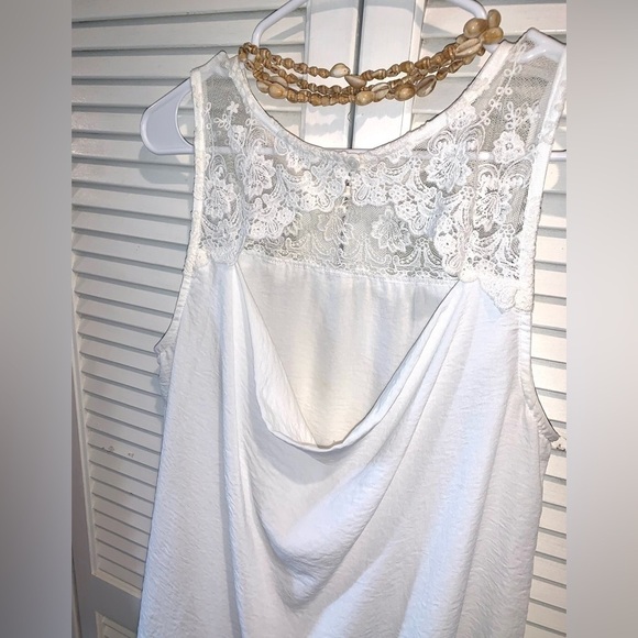 Jella C. Ivory Lace sleeveless Blouse Size Medium - Picture 4 of 7